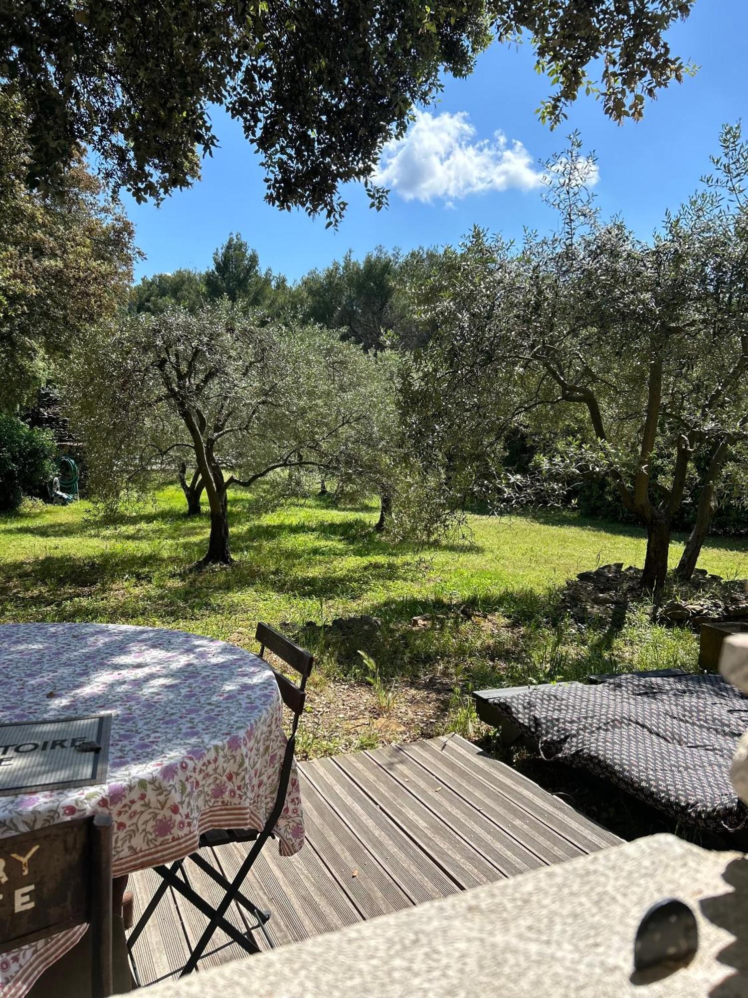 فندق Les Cabanons Sainte Victoire الغرفة الصورة