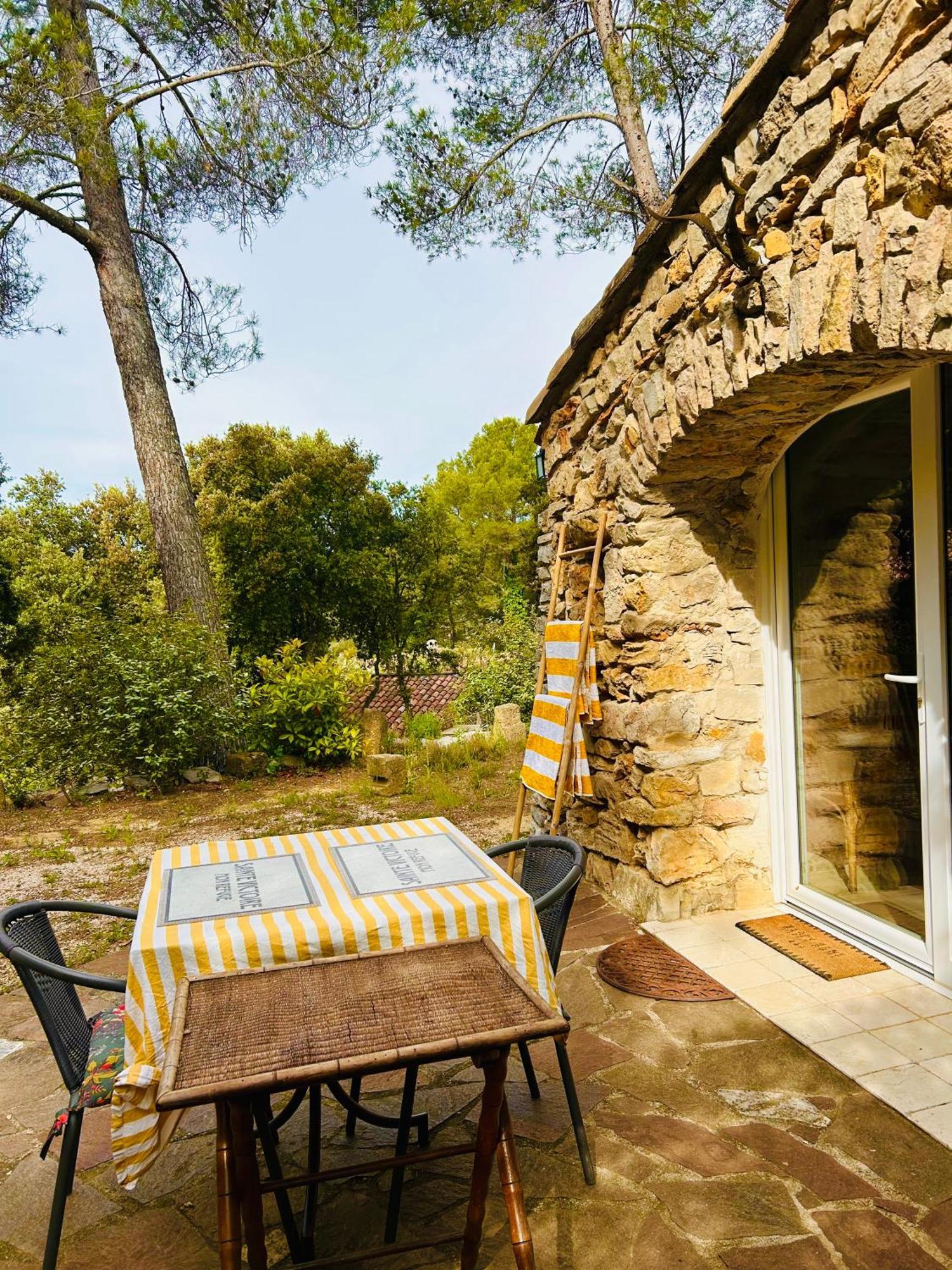 فندق Les Cabanons Sainte Victoire المظهر الخارجي الصورة